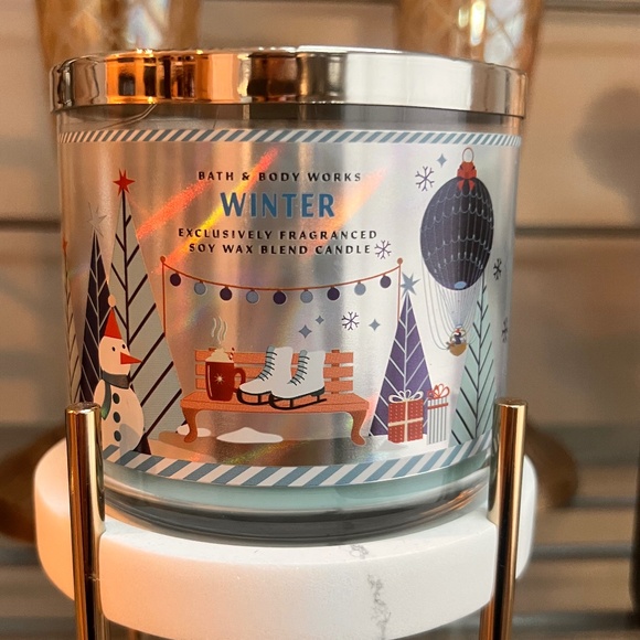 Bath and Body Works Winter 3 Wick Candle NWT - Picture 1 of 4